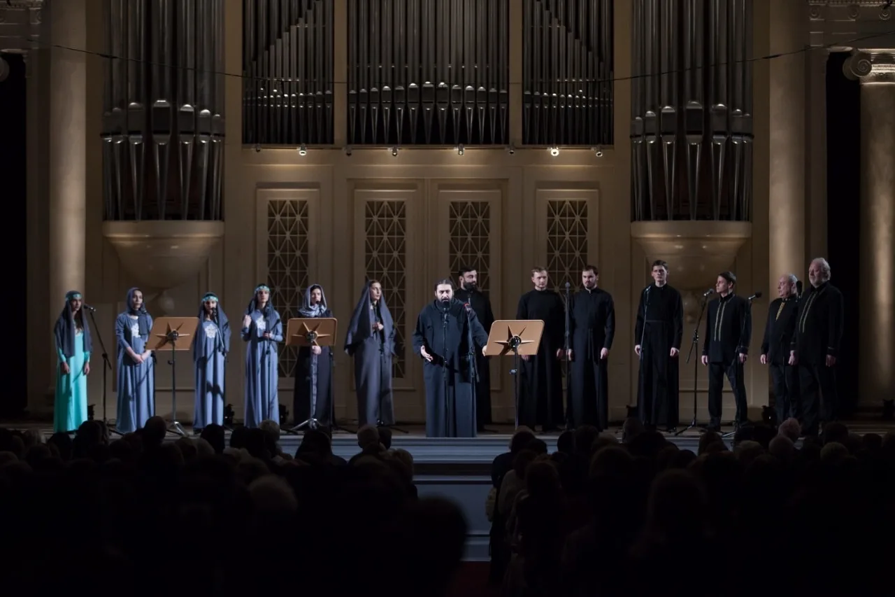 Схиархимандрит Серафим Бит-Хариби и Хор монастыря тринадцати святых ассирийских отцов